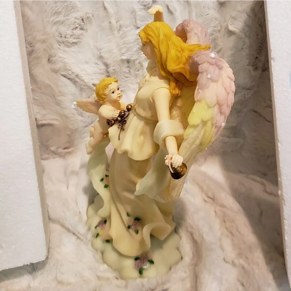 Angel   - Picture 5 of 8